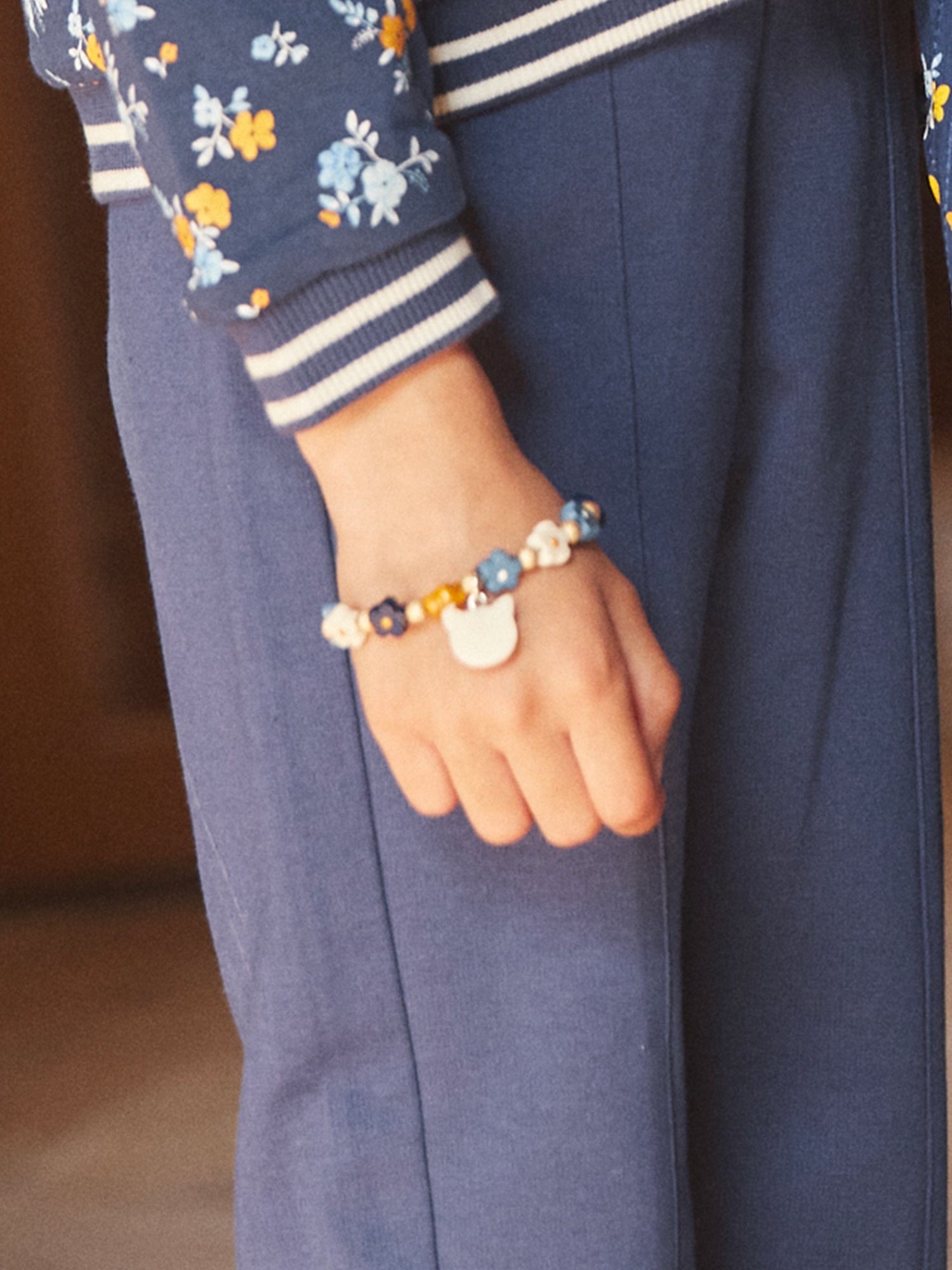 tmp/68893507776/products/9b4a0f36-9702-4694-8730-c95ca2b38930/23H4PFJ2BRC_001_1895263a6-cdb5-4b49-abaa-0eb344d435f7.jpg