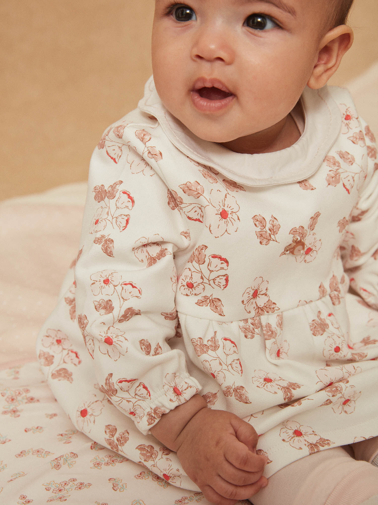 Robe crue legging rose p le et chaussettes