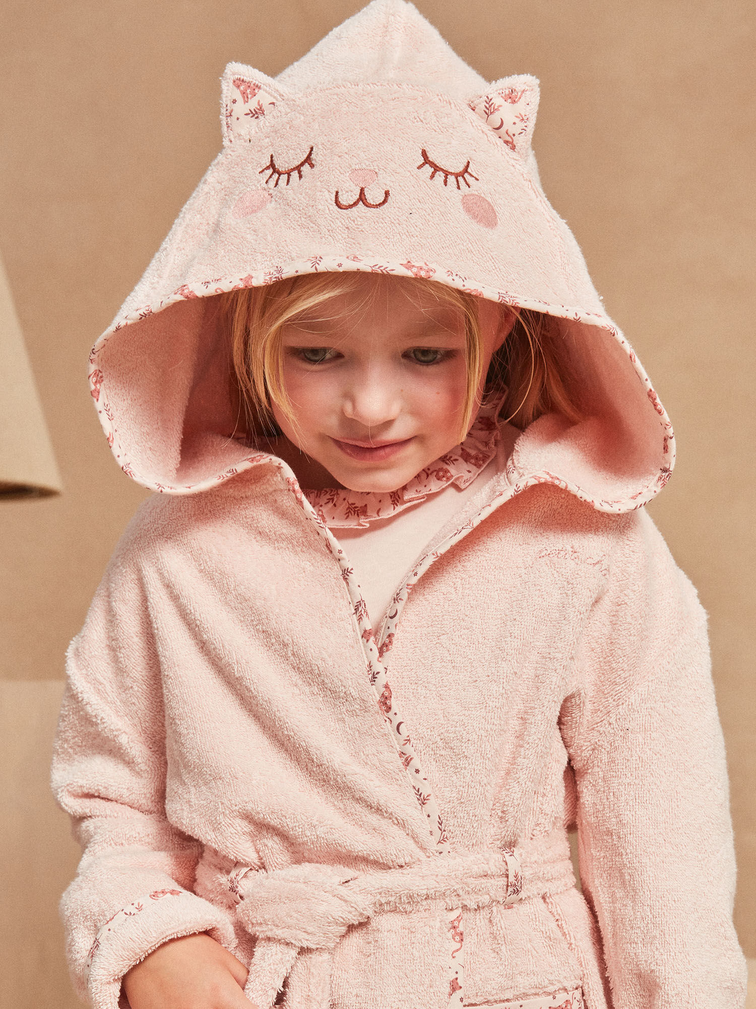 Peignoir capuche en ponge rose