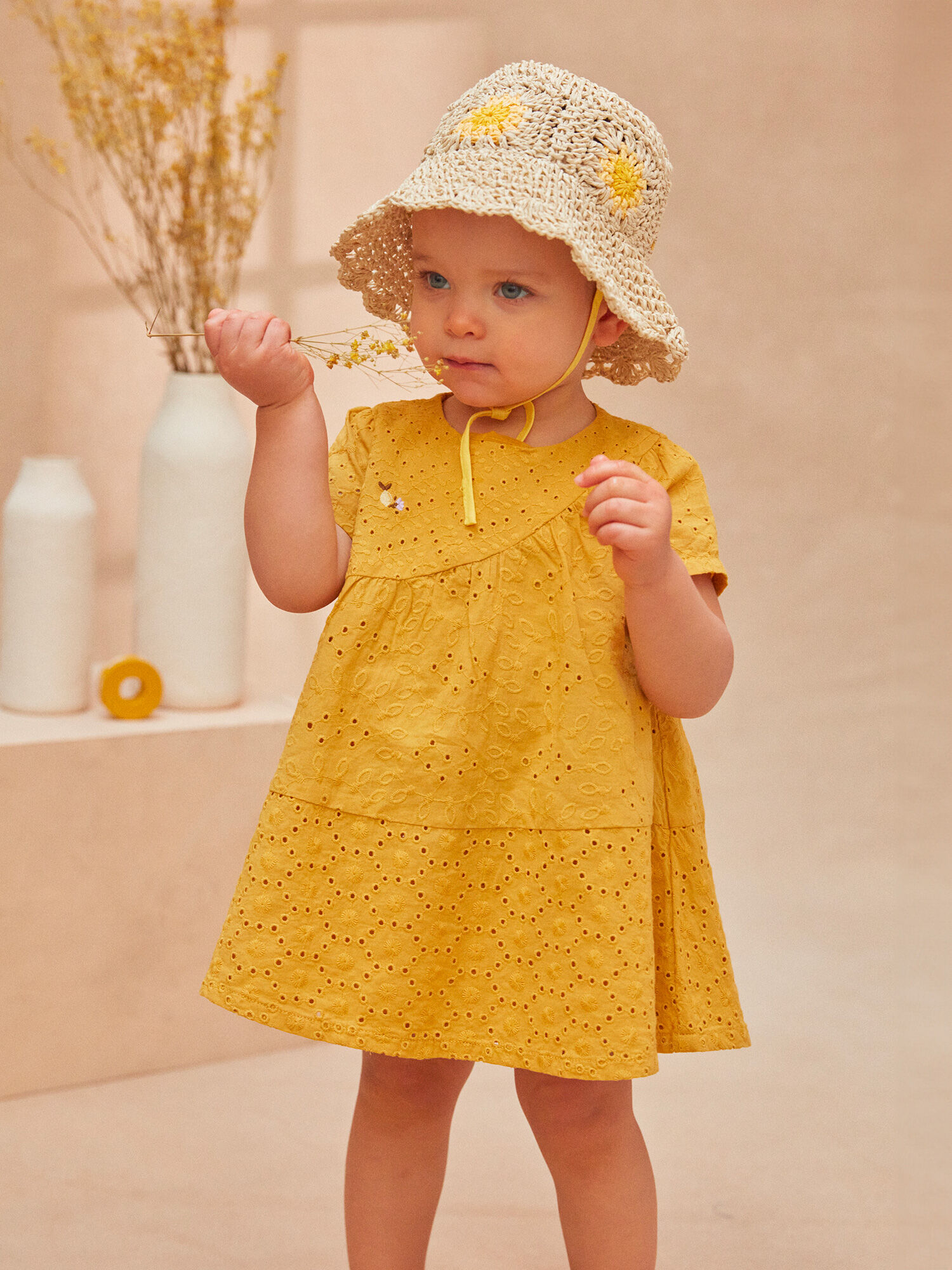 Une robe jaune 2025