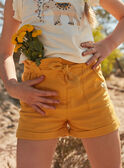 Short jaune moutarde en coton et en lin FOSHOETTE 2 / 23E2PFP2SHOB106
