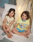 Pyjama jaune fluo et bleu à motif crocodile à la plage enfant garçon CAPLAGE / 22E5PG51PYJB113