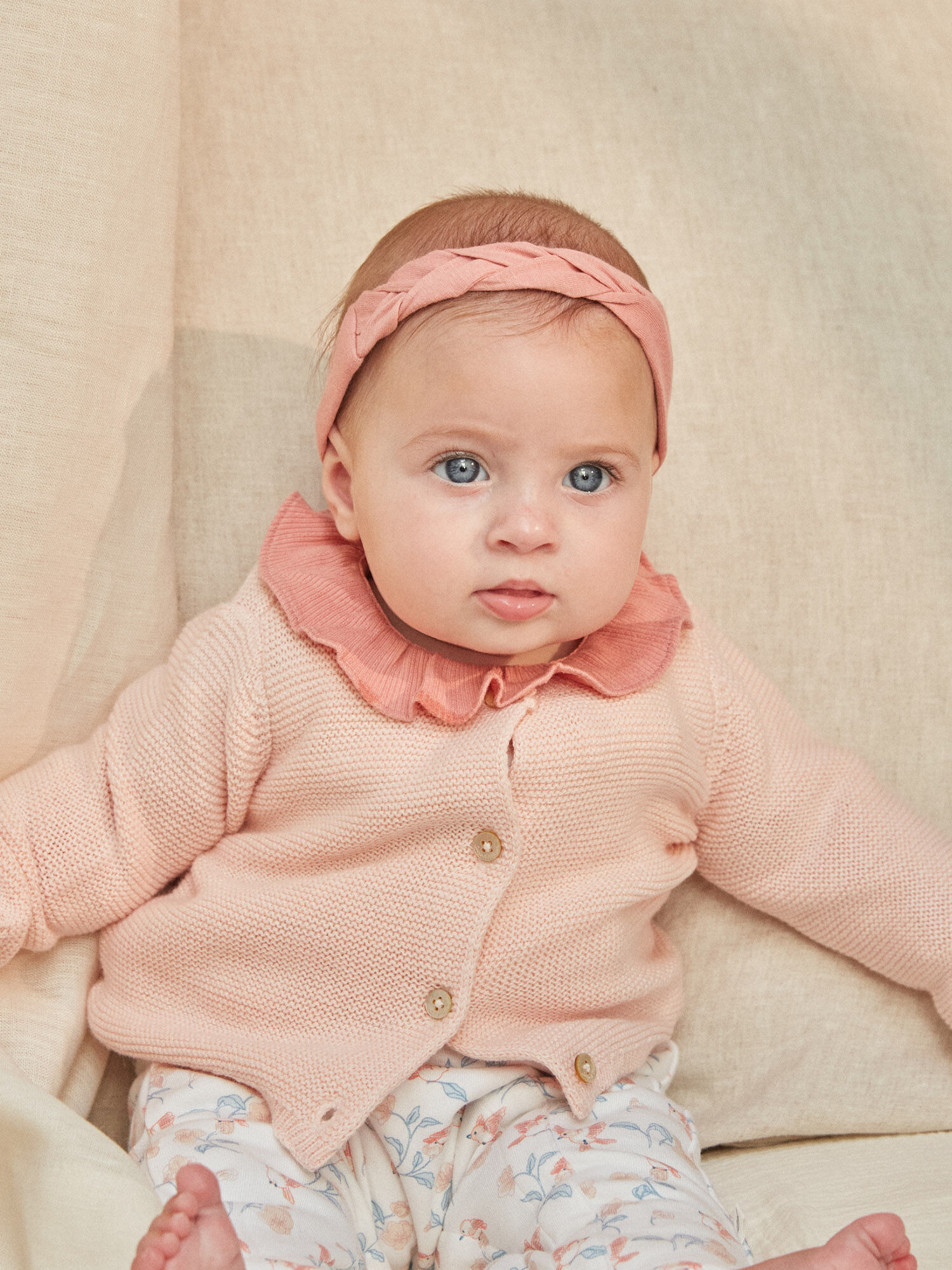 Gilet en tricot point de mousse et laine b b fille