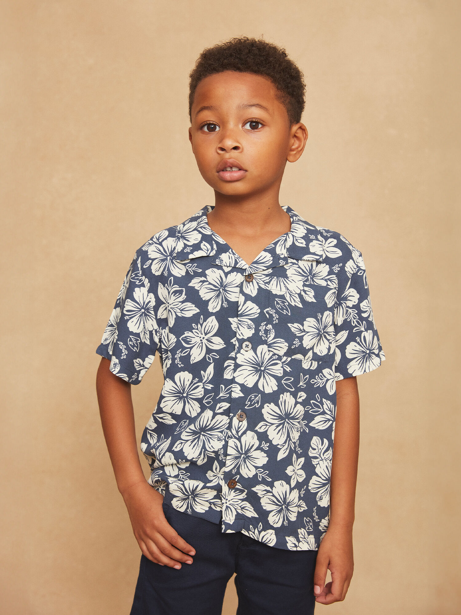 Chemise bleu marine a imprime fleuri Garcon Sergent Major