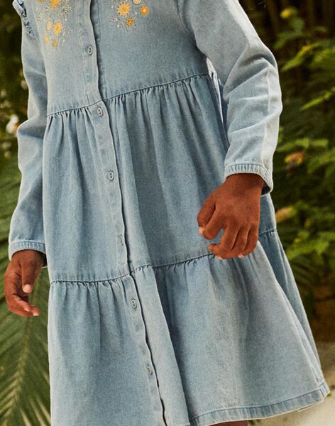 Robe en denim bleu à broderies fleuries FADENETTE / 23E2PF81ROBP272
