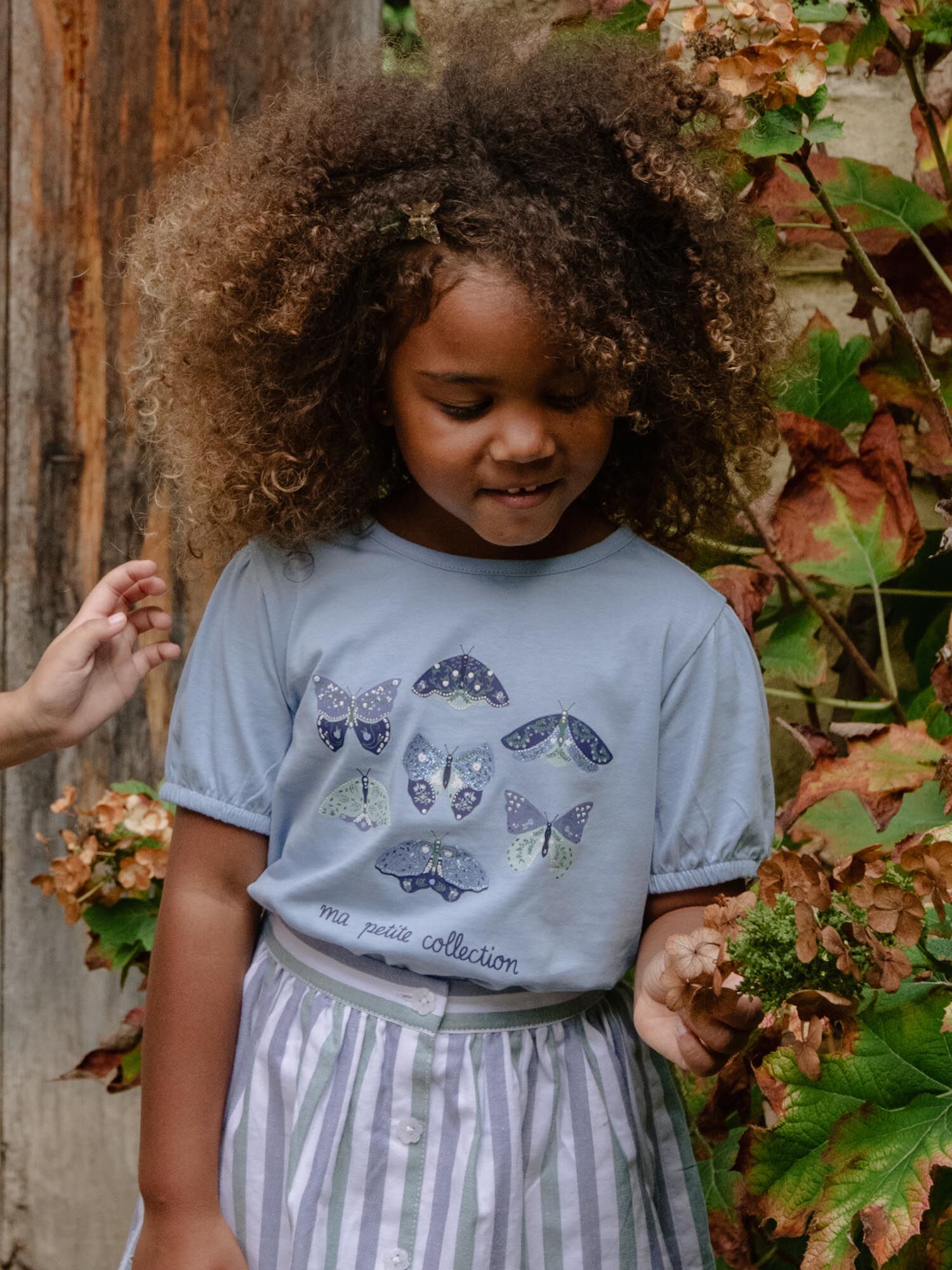 T shirt bleu ciel a papillons Fille Sergent Major