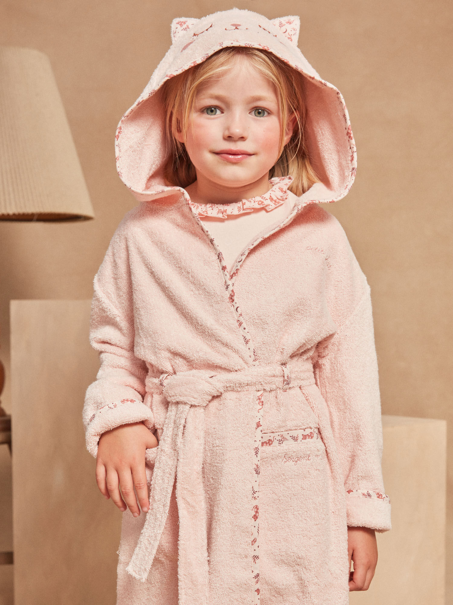 Peignoir capuche en ponge rose